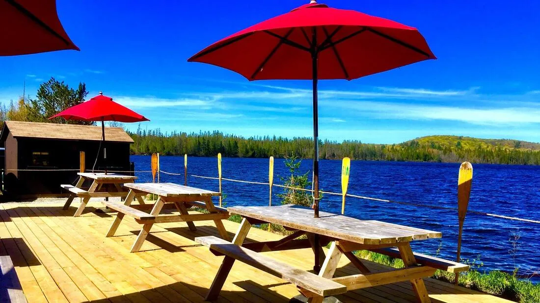 Hot lunch at the Broken Paddle Patio — stop on the Algonquin Voyageur Canoe & Backcountry Hike day trip