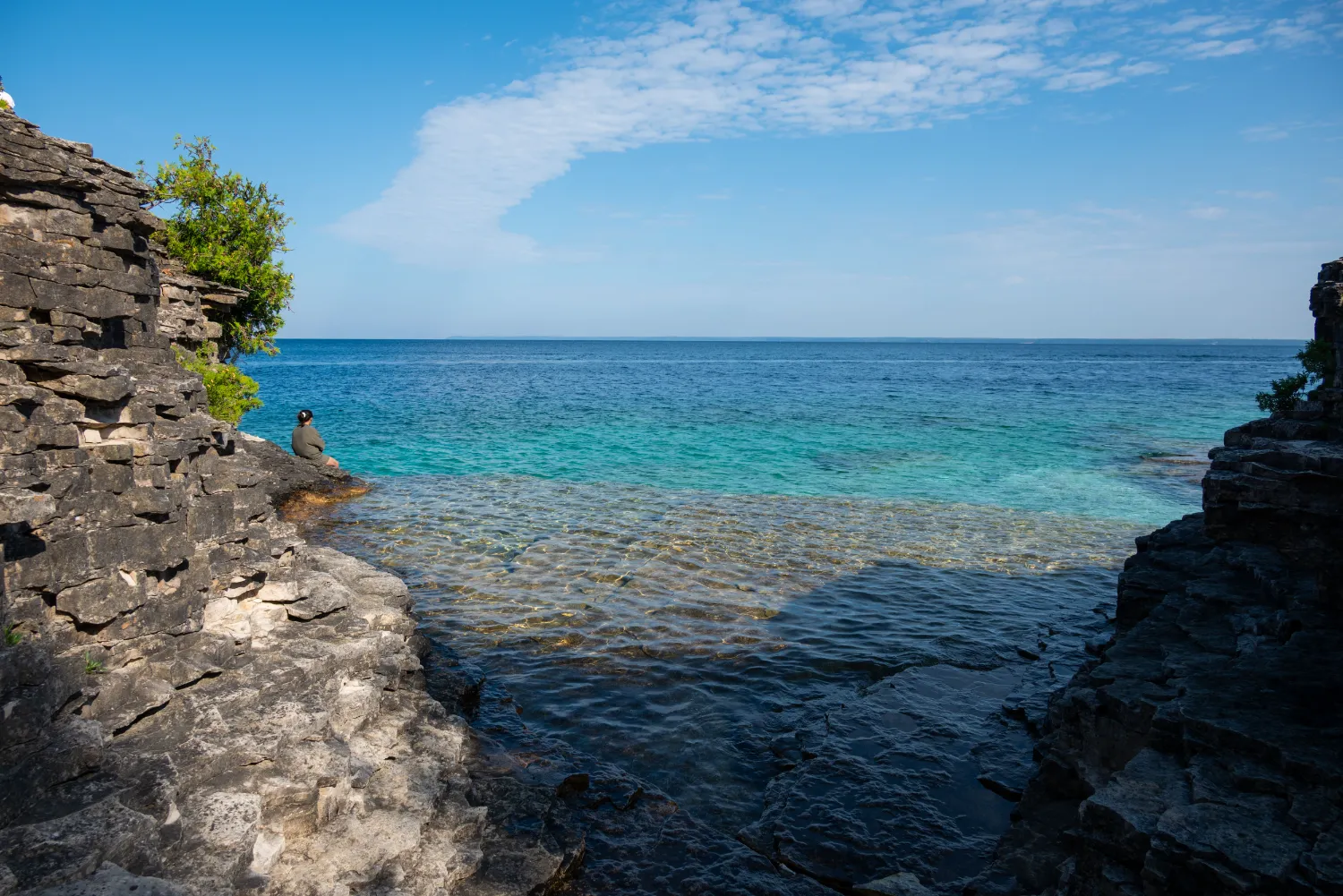 Depart Toronto — Yorkdale TTC pick-up — stop on the Bruce Peninsula: The Grotto & Tobermory day trip